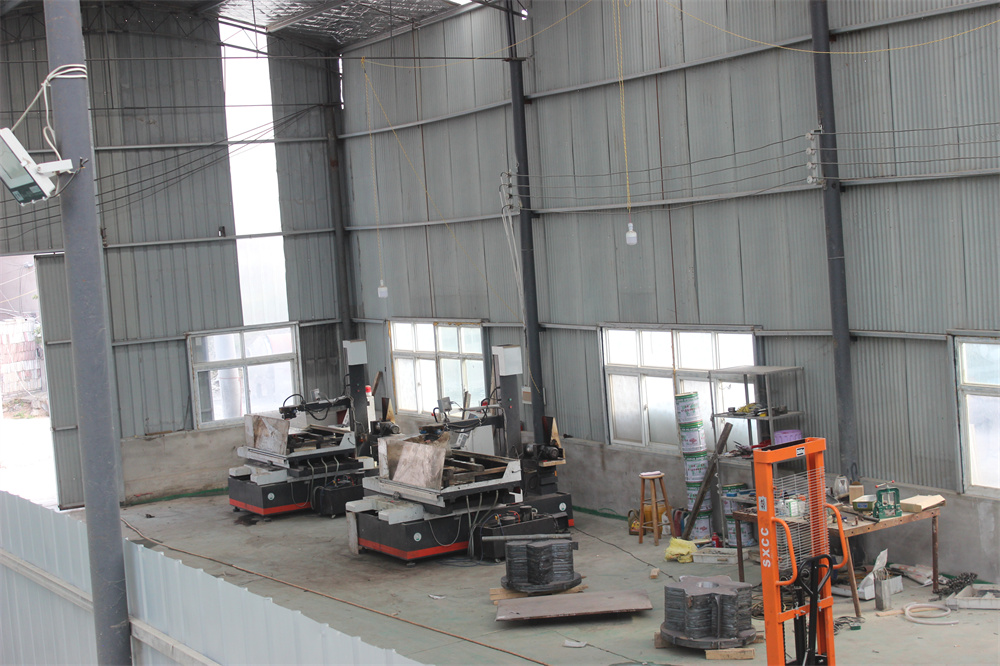 高溫電爐生產(chǎn)間部分設(shè)備展示