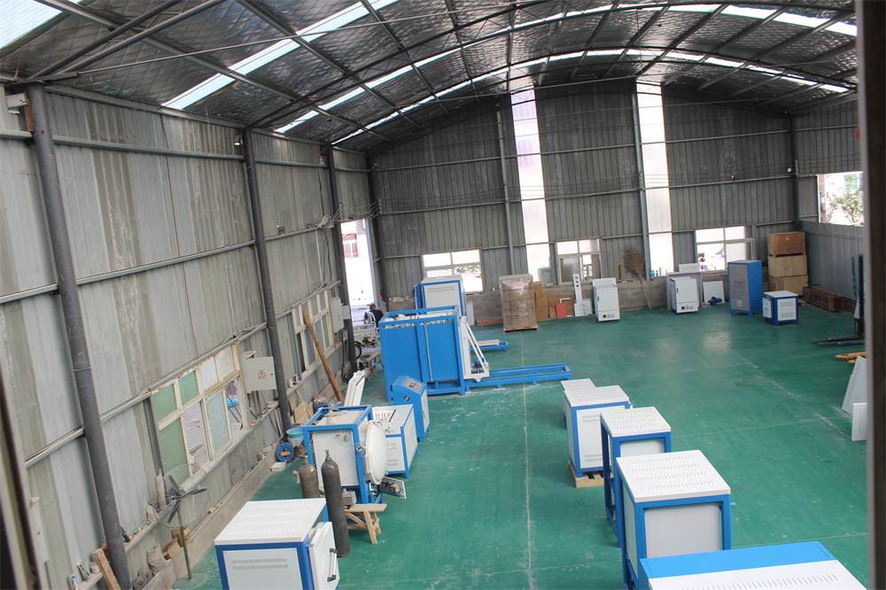 高溫工業(yè)電爐廠房設(shè)備展示